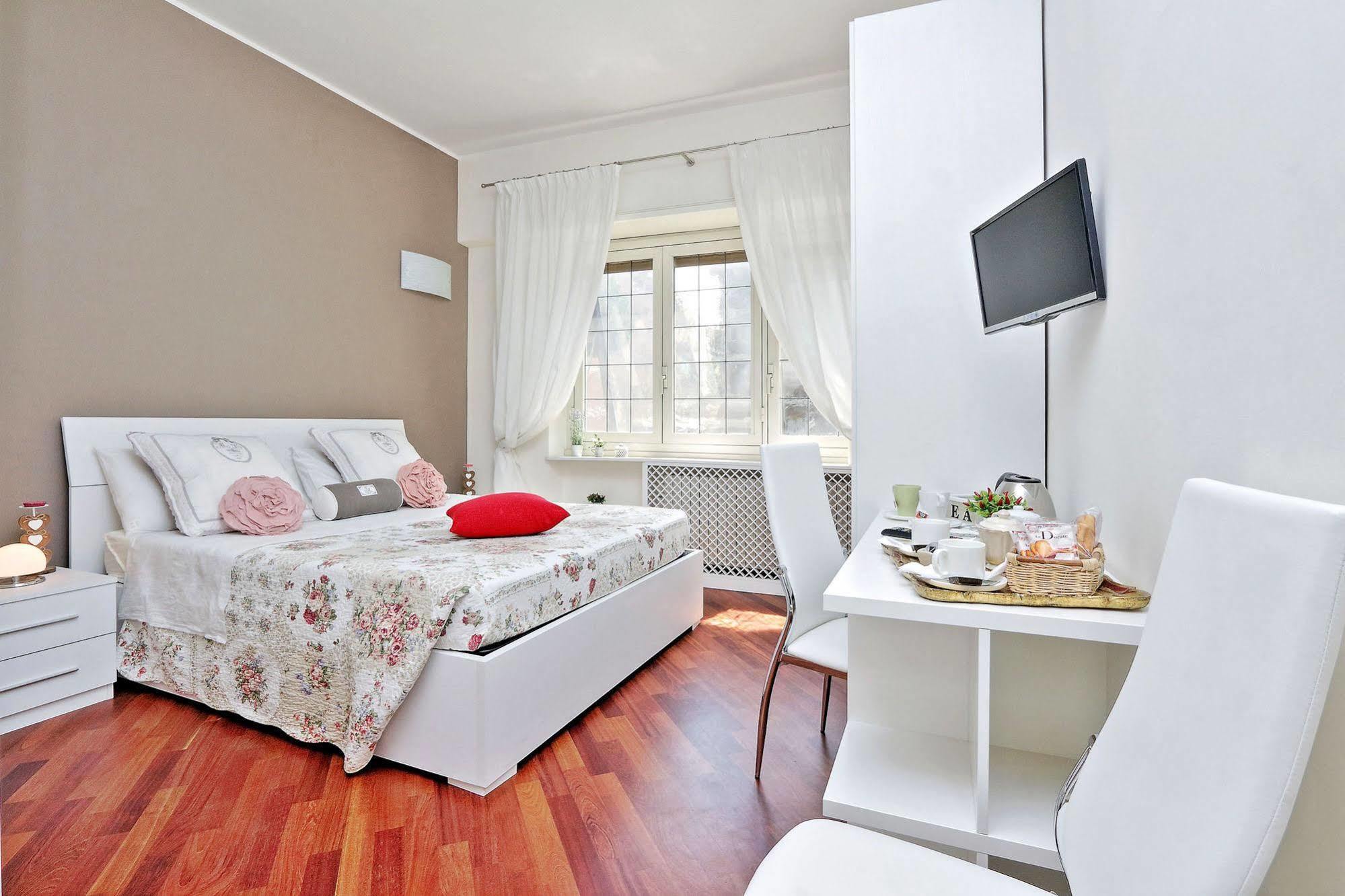 San Pietro Stazione Guesthouse Rom Eksteriør billede